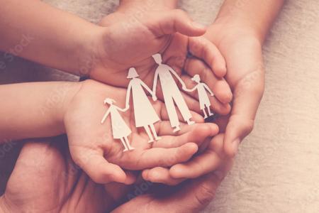 paper family in hands